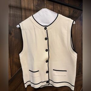 MING Cream Sleeveless Button-Up Vest